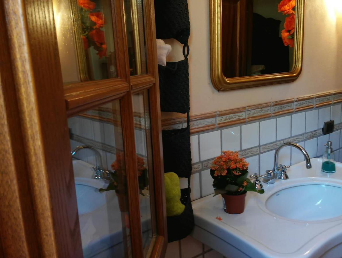 Room In Villa - Room In The Hills With Garden And Sea View San Salvatore  エクステリア 写真